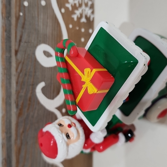 Vintage Amram's Kringle Treats Santa pull back toy Russ Berrie - Picture 10 of 11